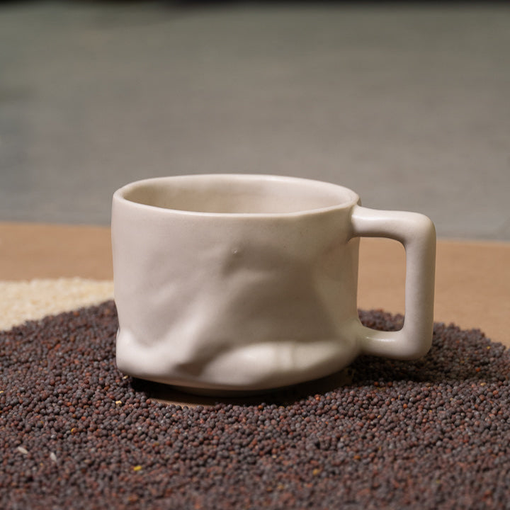 Snow - Yunomi Mugs - With handle. Colour-white. Front Close up.