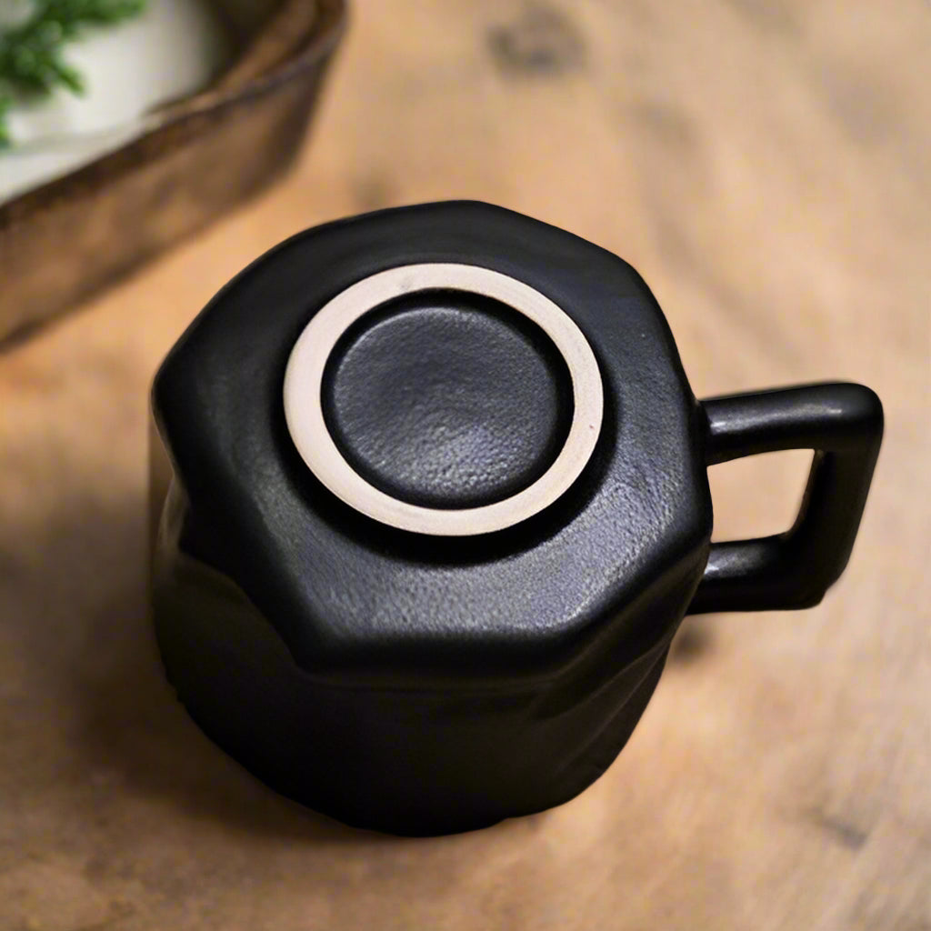 Yunomi Mugs - Boulder - With Handle. Colour: Black. Bottom View