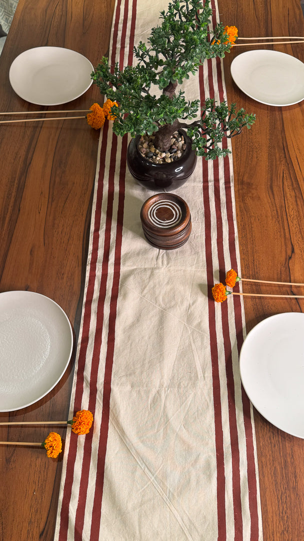 Minimal Table Runner