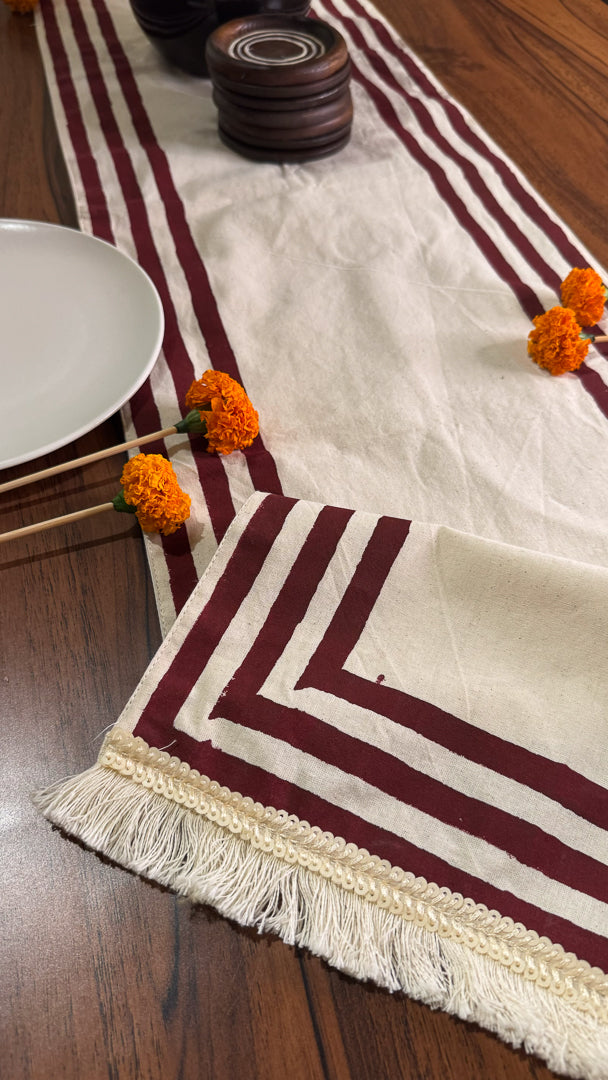 Minimal Table Runner